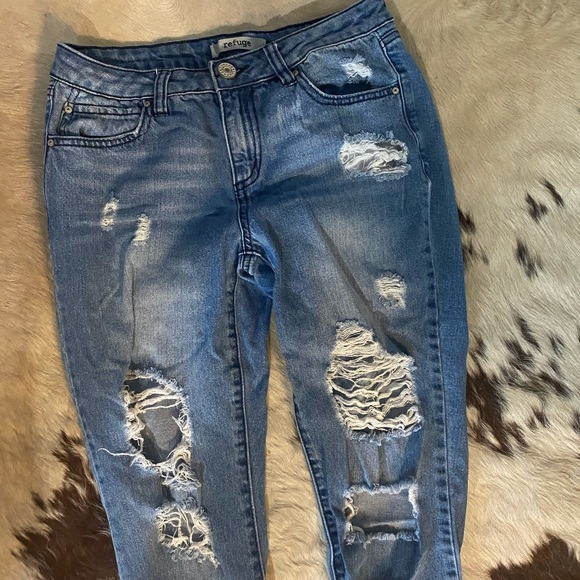 Distressed holey jeans - Picture 2 of 4